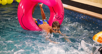 How to Make a Pool Party Invitation