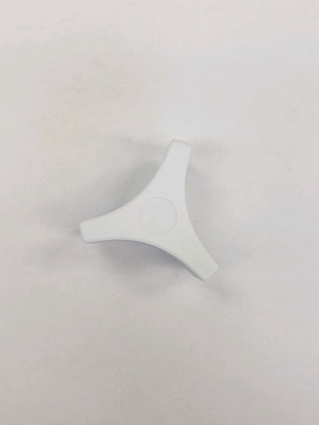White tri-wing plastic knob for pool furniture or umbrella base tightening