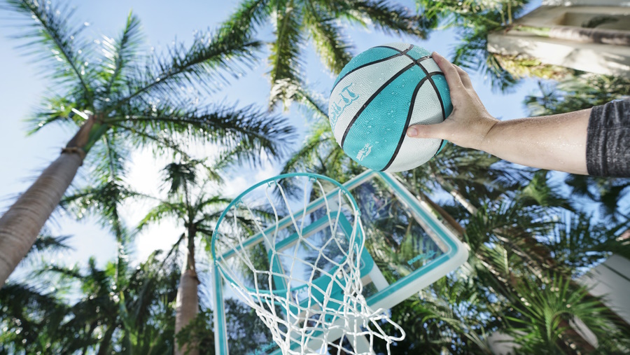 Splash & Shoot Clear - Portable Pool Basketball